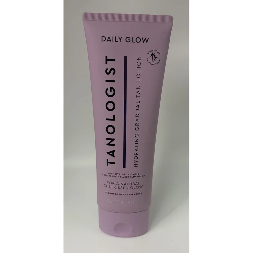 TANOLOGIST  Hydrating Gradual Tan Lotion for Medium to Dark Skin Tones 8.45 flop